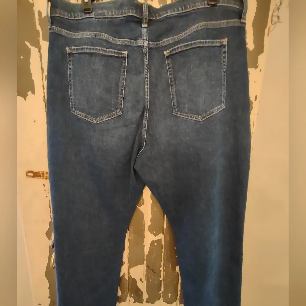 BANANA REPUBLIC HIGH RISE STRAIGHT 35
